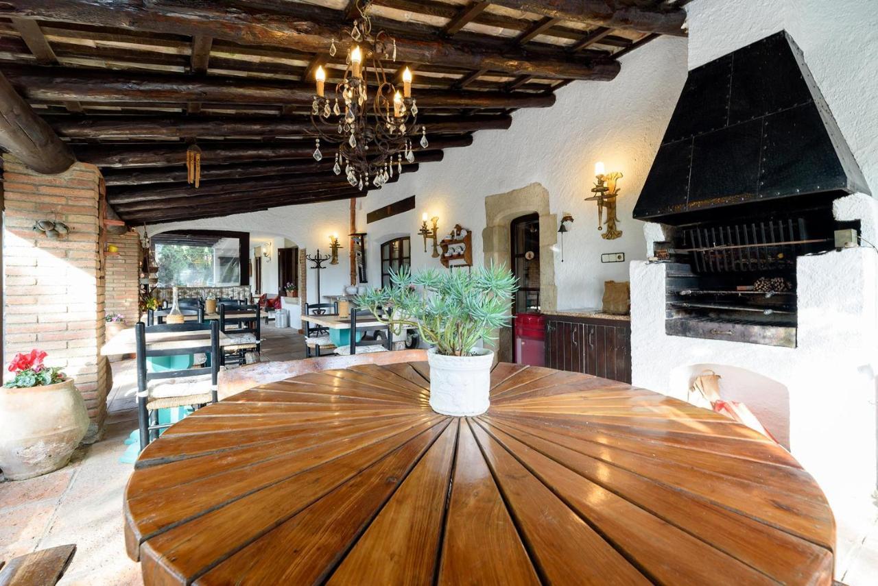 Masia Can Manent Del Bosc S XVIII Santa Eulalia de Ronsaná Exteriör bild